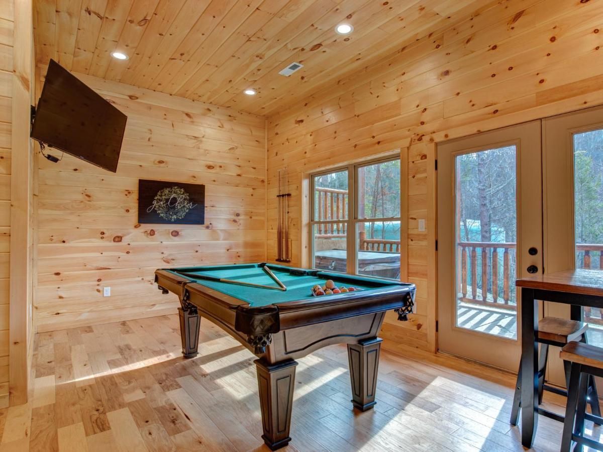 Gatlinburg Escape, 5 Bedrooms, Hot Tub, Arcade, Game Room, Sleeps 16 Exterior foto