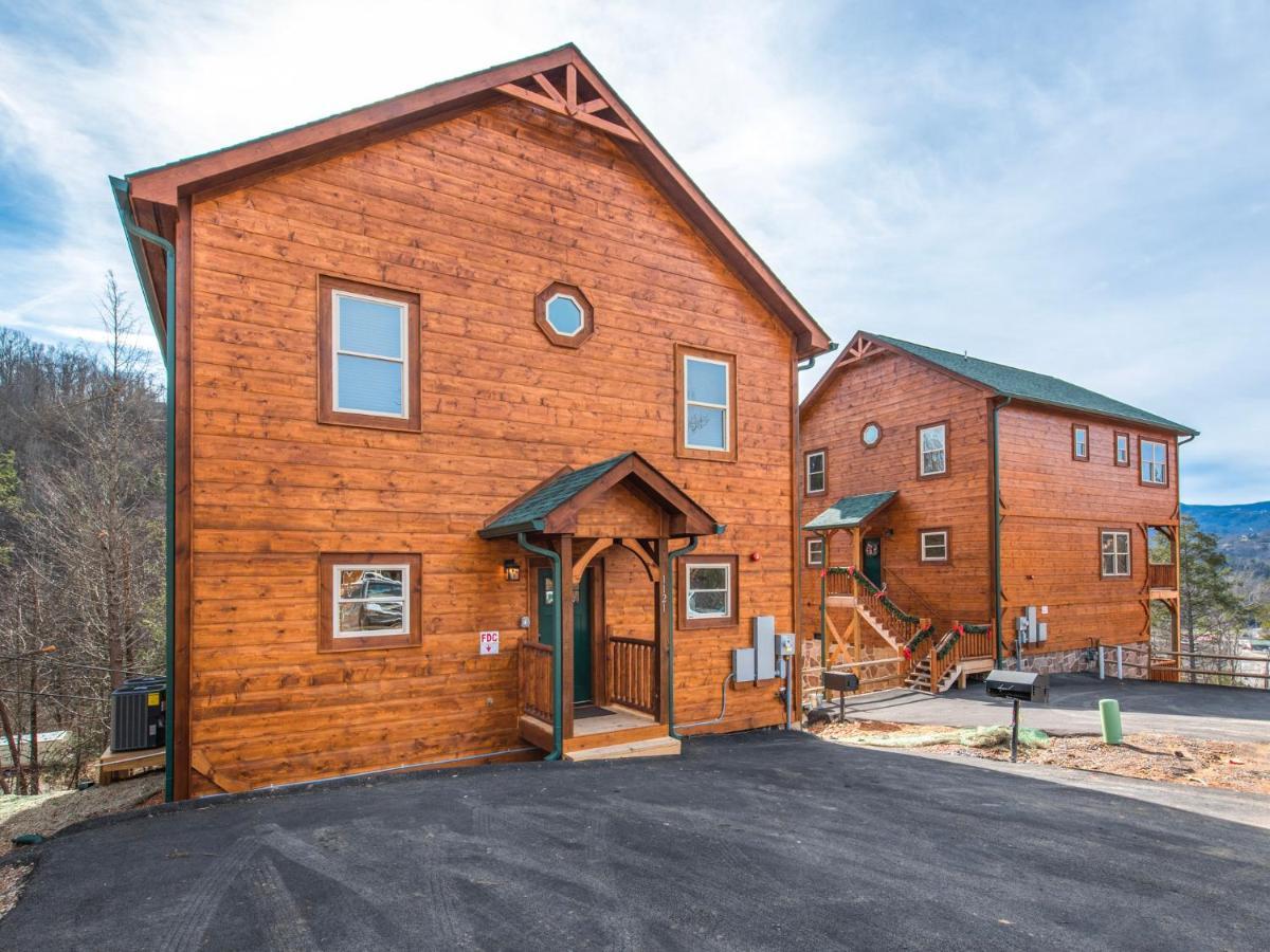 Gatlinburg Escape, 5 Bedrooms, Hot Tub, Arcade, Game Room, Sleeps 16 Exterior foto